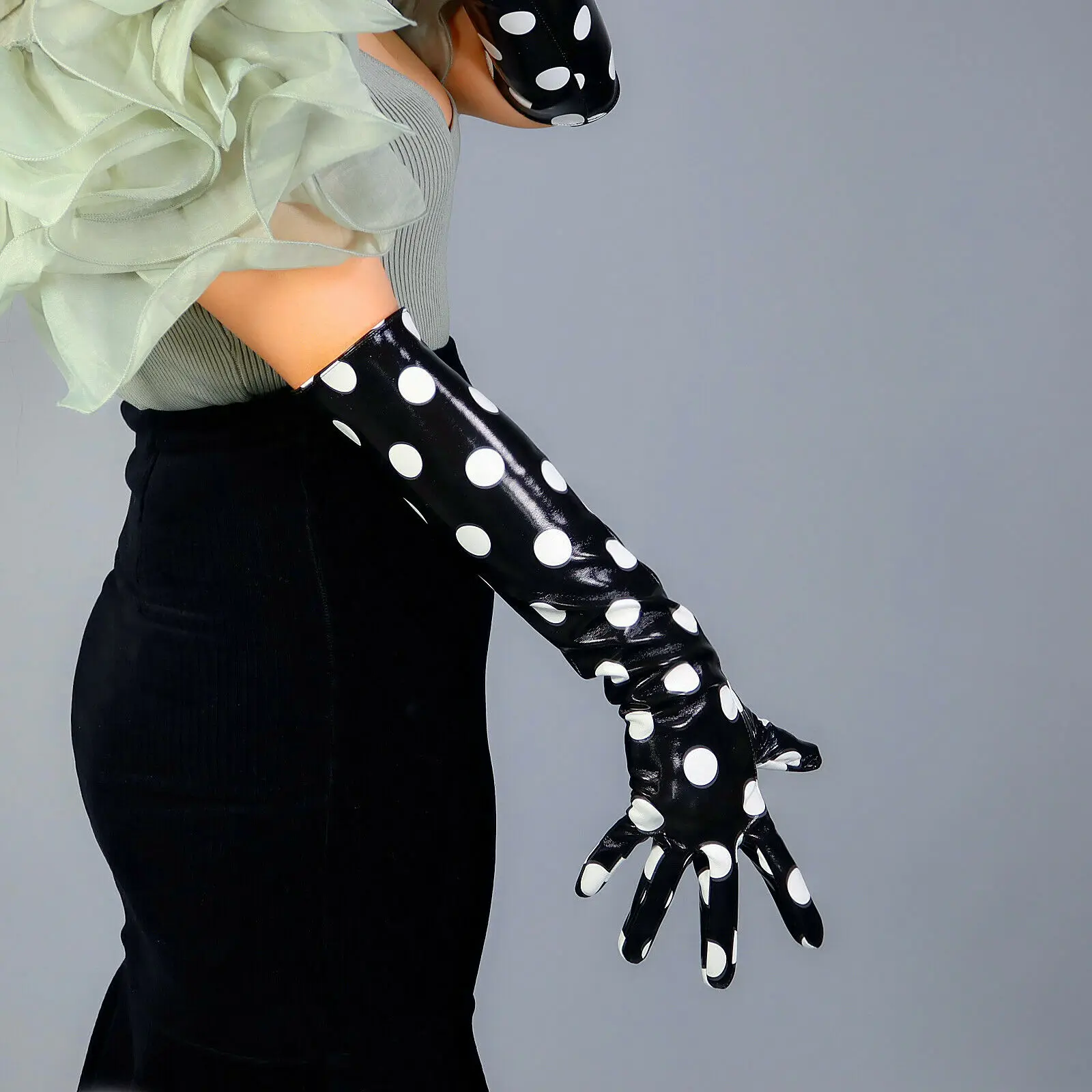 Black LATEX GLOVES Polka Dot S - Patent Leather Shine recension och pris