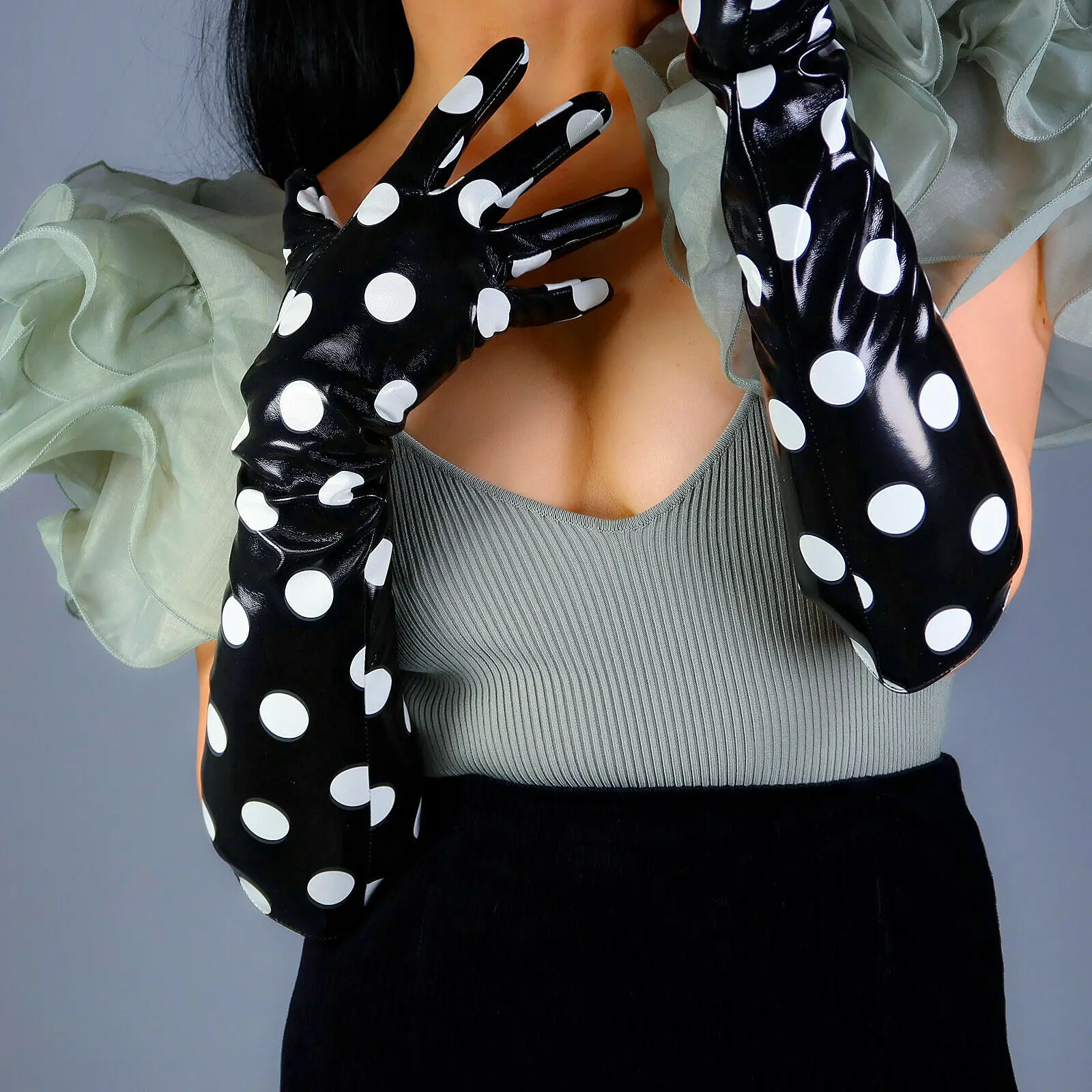 Black LATEX GLOVES Polka Dot S - Patent Leather Shine recension och pris